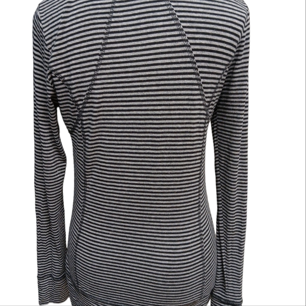 Cabi Striped Tech Long Sleeve Running Activewear Top Black Gray Size S - Picture 2 of 7
